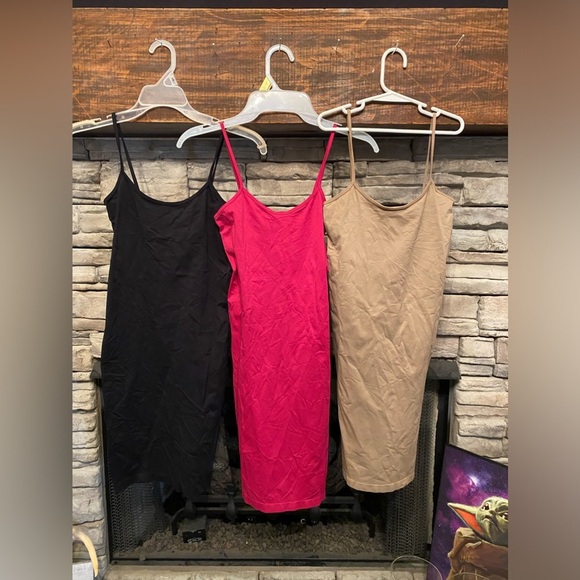 NWT‎ . One size fits most stretch cami - Picture 1 of 2